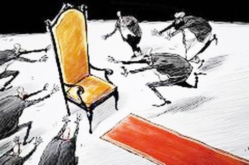 تملق گویی دولتمردان آفت سیاست ورزی در ایران