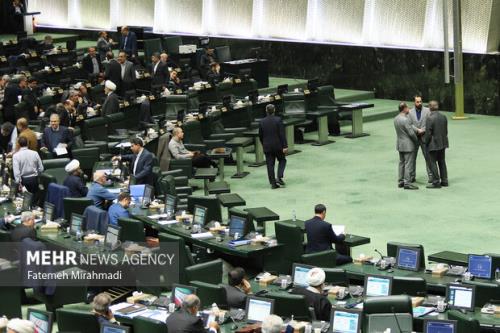 دولت لایحه اصلاح قانون انتصاب اشخاص در مشاغل حساس را پس گرفت