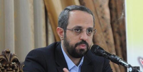 ادعای دستیار قالیباف درباره ی انتقاد عراقچی از مواضع ظریف و روحانی در جلسه ای خصوصی