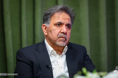 ترامپ را به تهران دعوت نماییم