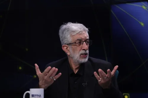 ملاک تصمیم گیری درباره ی جنگ یا صلح نظر رهبر انقلاب است